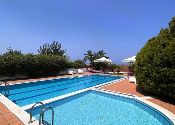 Artemis Luxury - Private Pool Oasis