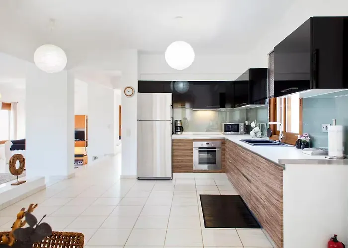 Artemis Luxury - Private Pool Oasis *